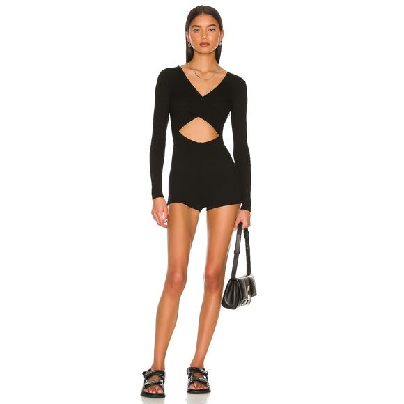 Superdown Ayla Cut Out Romper Black Ribbed Long Sleeve V-Neck Jersey Sz L - Picture 2 of 15